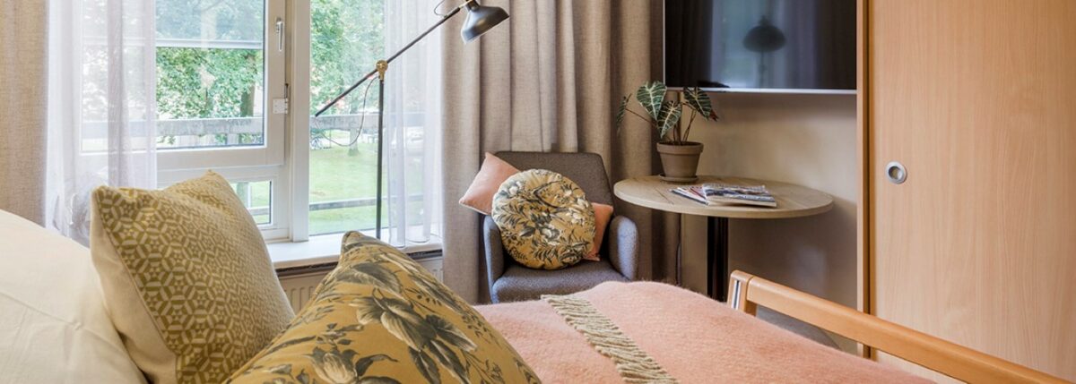 gastenkamer hospice Gastenkamer waarin de gast verblijft.